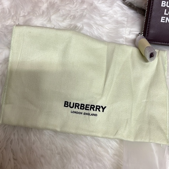 Burberry Alwyn Logo Printed Leather Zipped Coin/Card Case in Mahogany Red​​​ - Picture 3 of 7